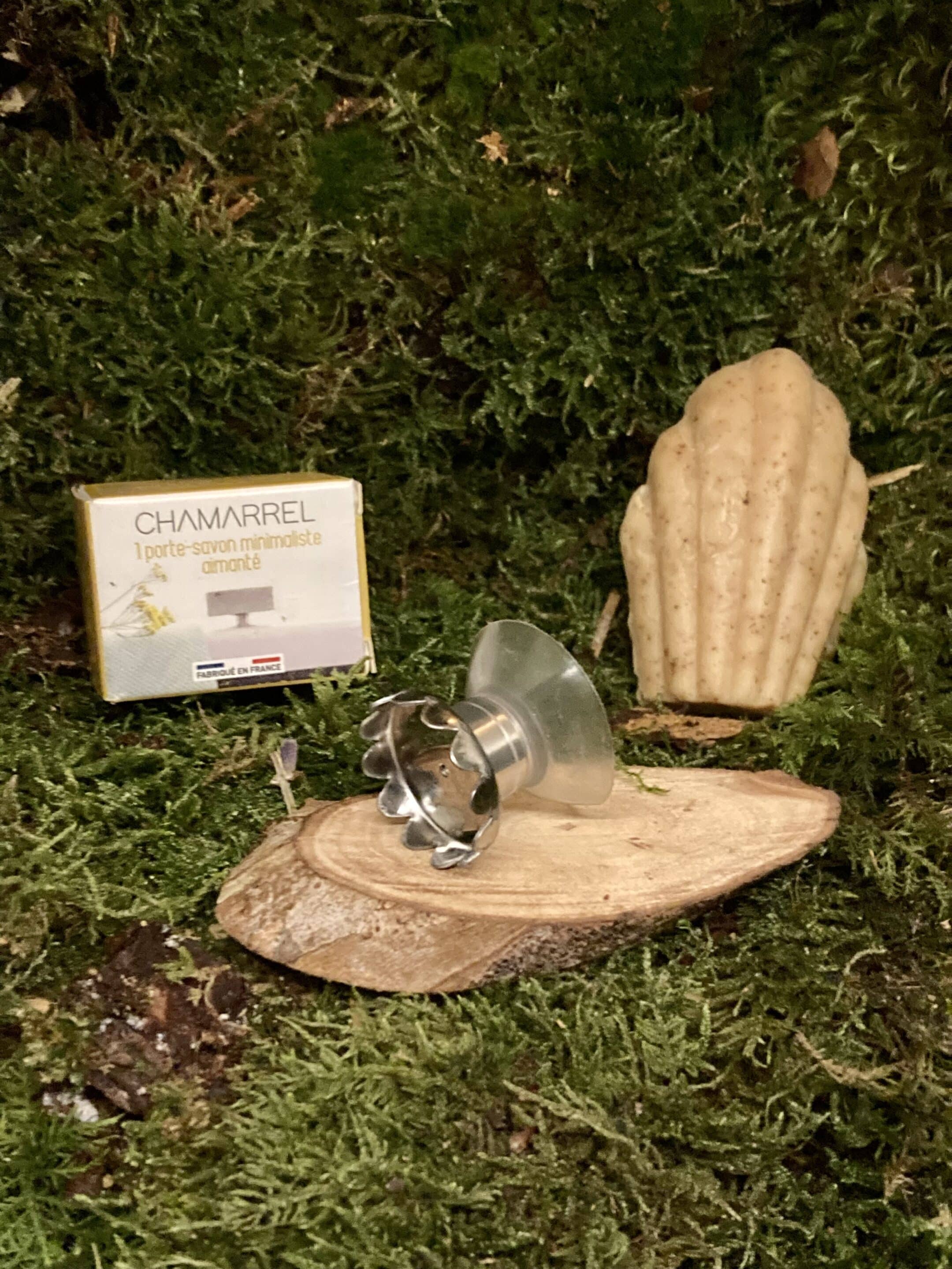 porte savon minimaliste et son savon madeleine